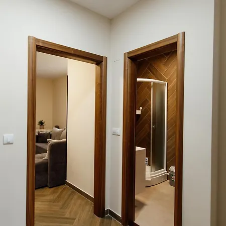 Jela Zlatar Apartment *