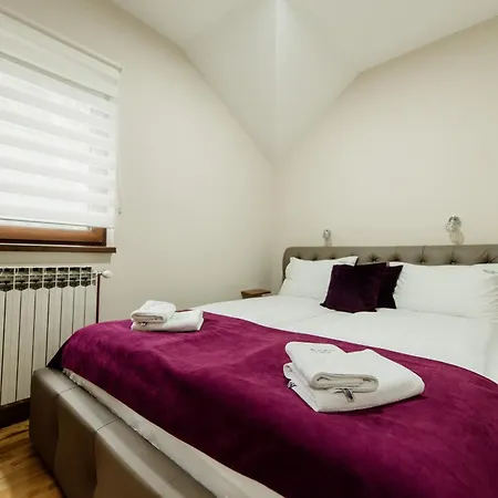 Jela Zlatar Vukovina