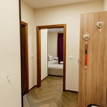 Jela Zlatar Apartment *