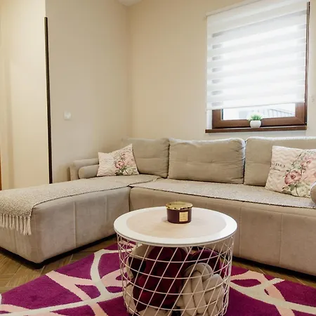 Jela Zlatar Vukovina