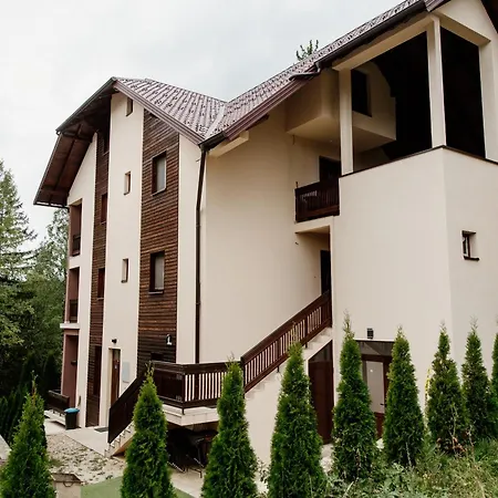 Jela Zlatar *