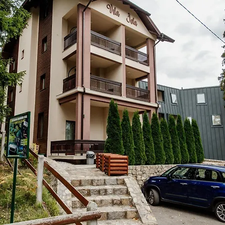 Jela Zlatar Vukovina