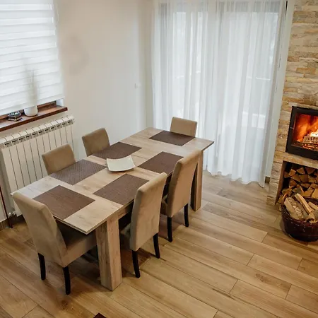 Jela Zlatar Apartment *