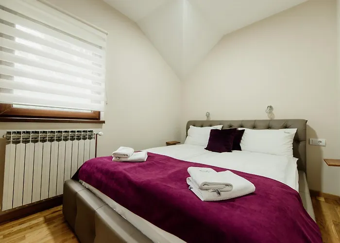 Jela Zlatar Vukovina