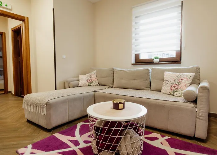 Jela Zlatar Vukovina